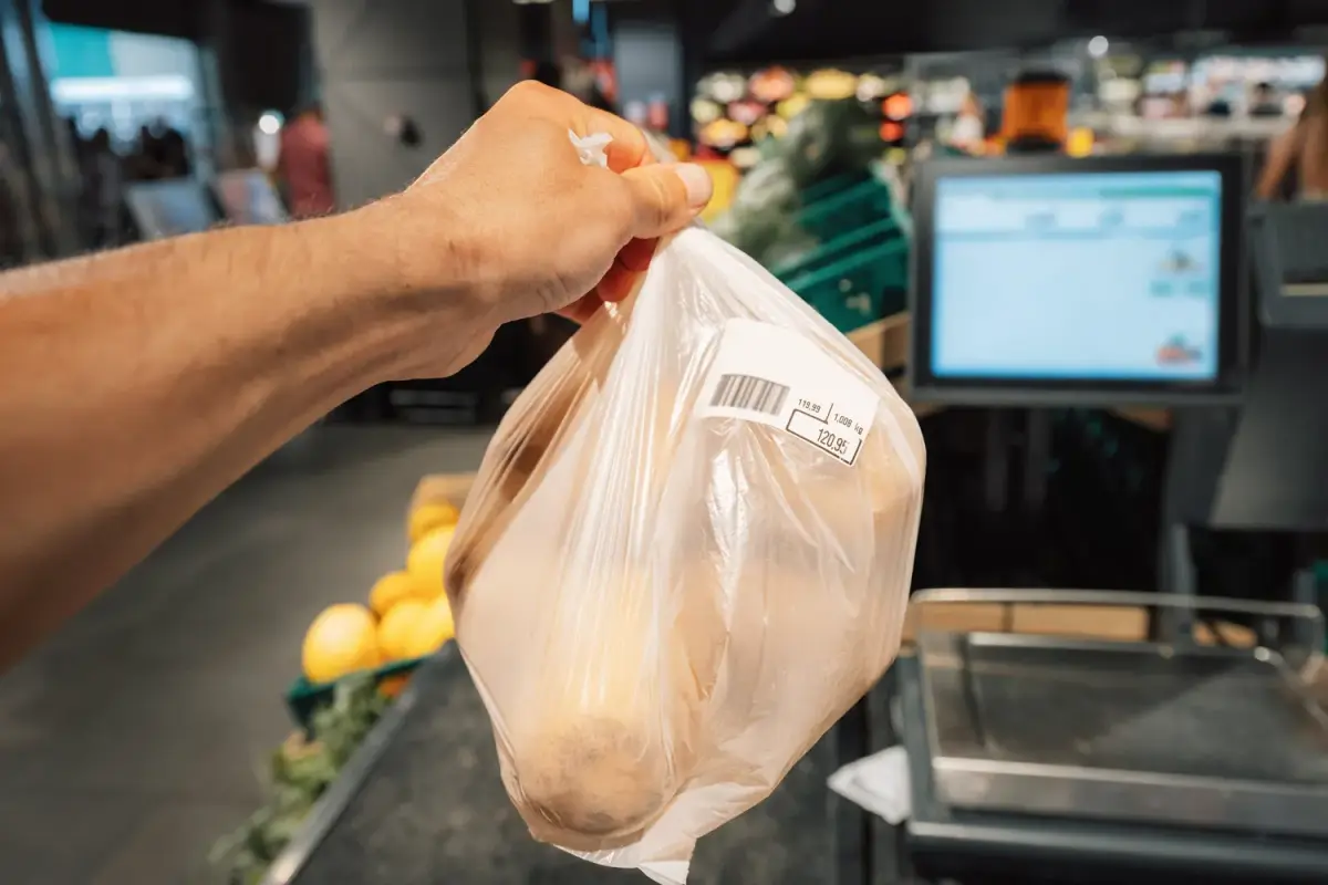 Svarstyklės parduotuvėje