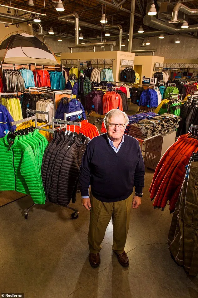 „Columbia“ generalinis direktorius Timas Boyle'as (nuotraukoje) pasirodė naujoje sporto aprangos milžinės rinkodaros reklamoje, kurioje pažadėjo padovanoti „bendrovę“, jei kas nors įrodys, kad Žemė yra plokščia.