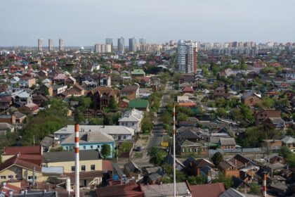 1620px-View_of_Krasnodar_taken_from_Kozhevennaya_street,_24_2020-04-18-5