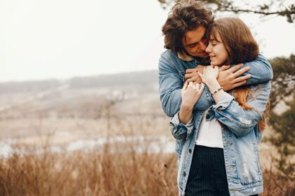 Ar kada jautėtės taip, lyg plauktumėte emocijų vandenyne, nesugebėdami atskirti, kur susižavėjimo sekluma, o kur meilės gelmė