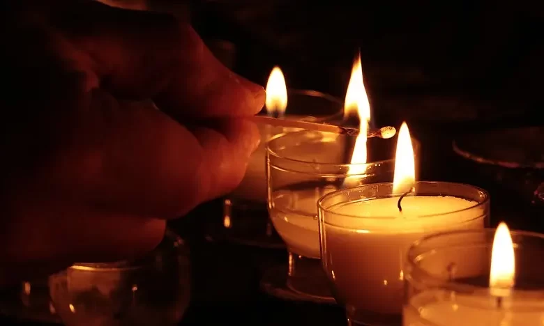 Kapų žvakių nuolaidos ir akcijos parduotuvėse 1 Nuolaidos ir akcijos kapu zvakems parduotuvese