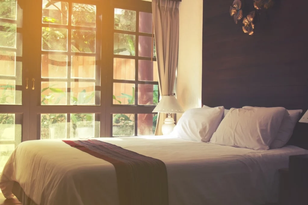 3 paslaptys padės miegamajam tapti jaukesniu