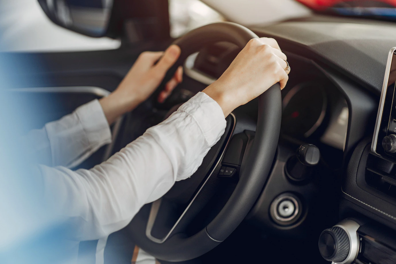 kaip kovoti su drėgme automobilio salone