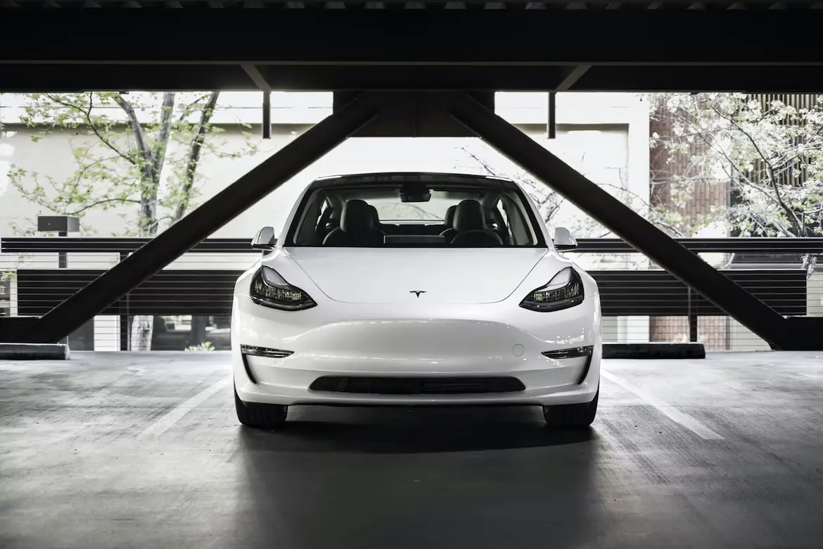 Naujas pigus Tesla modelis