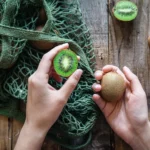 Kivių valgymas su odele