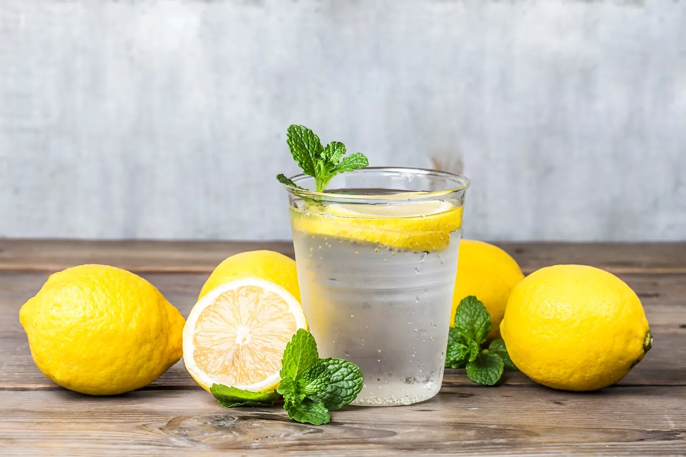 Gaivus vanduo su citrina