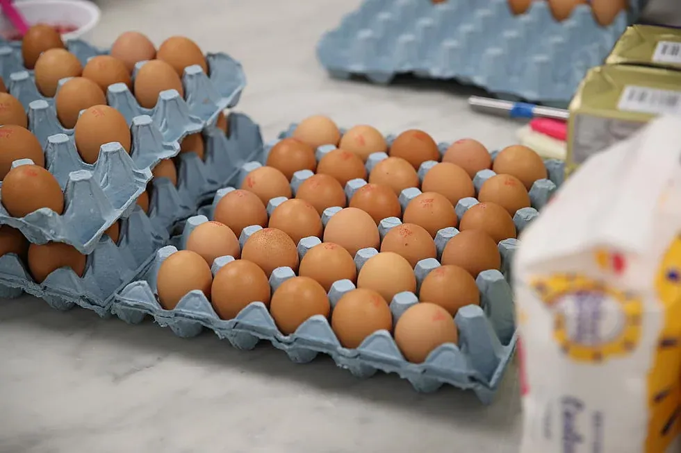 Kiaušinių laikymas šaldytuvo durelėse