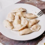 Koldūnai lėkštėje