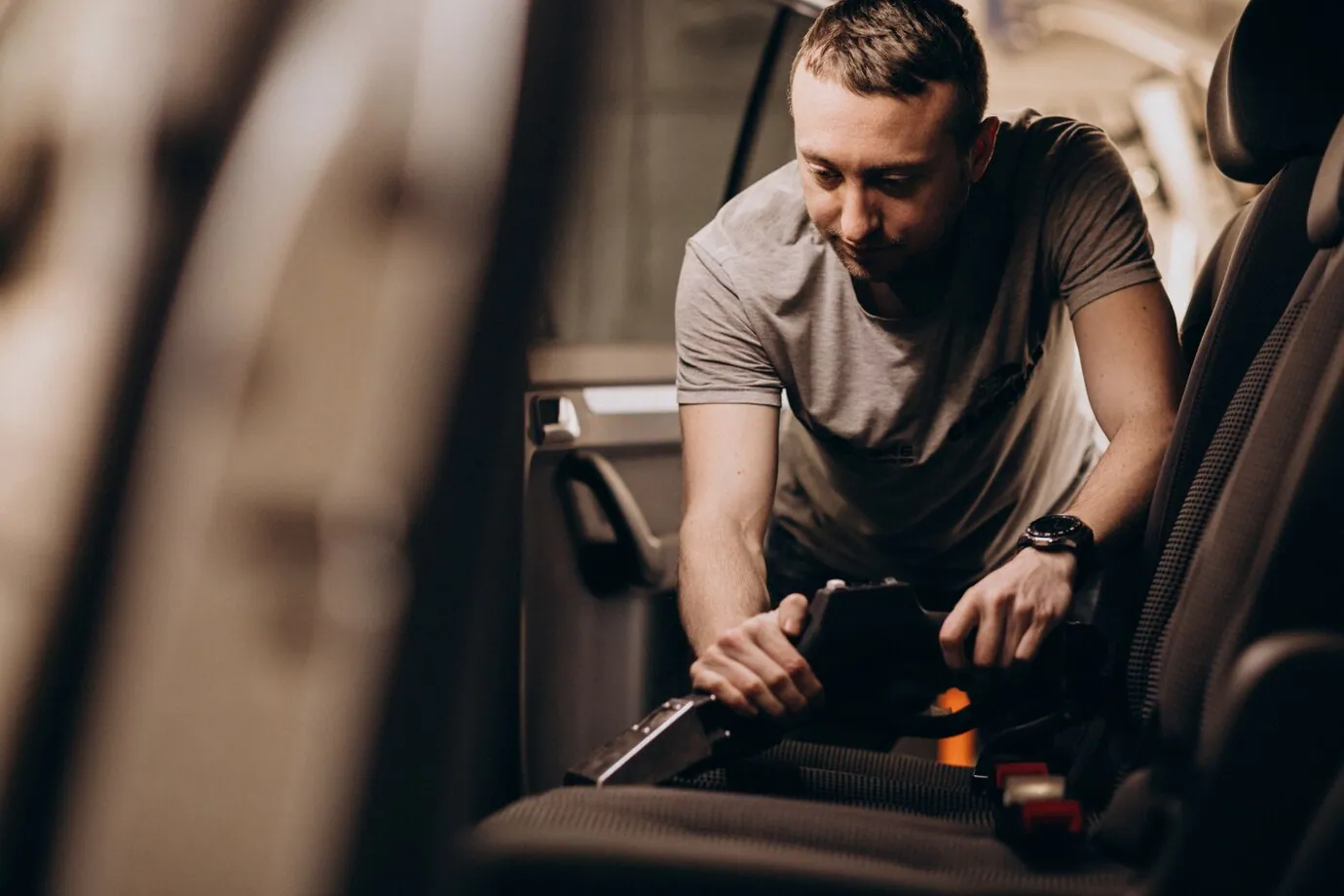 Automobilio kilimėlių valymas