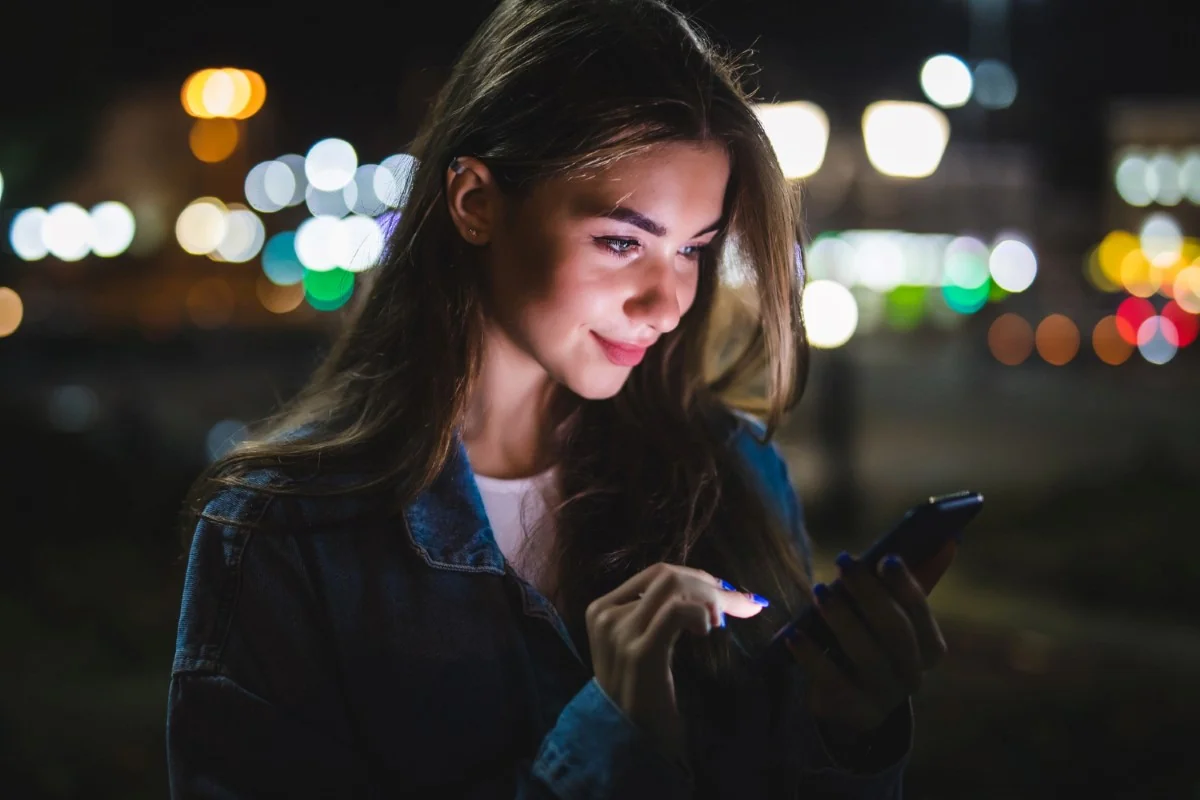 Telefonai su savaime išgyjančiais ekranais