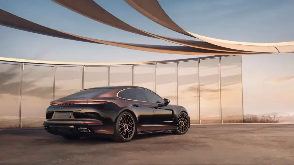 Porsche Panamera 2024 auksu dengtas kėbulas