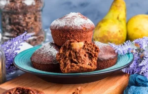 Šokoladiniai keksiukai su kriaušėmis receptas