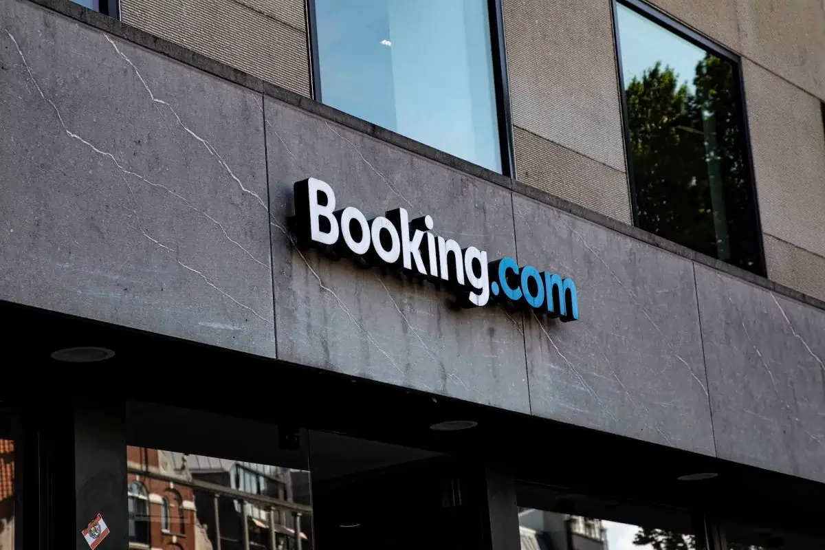 Booking klientus atakuoja įsilaužėliai
