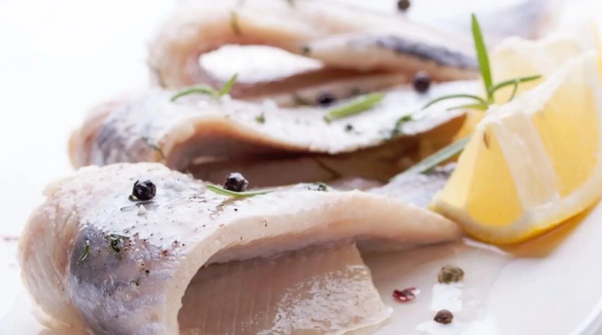 Kaip patiems marinuoti silkę namuose