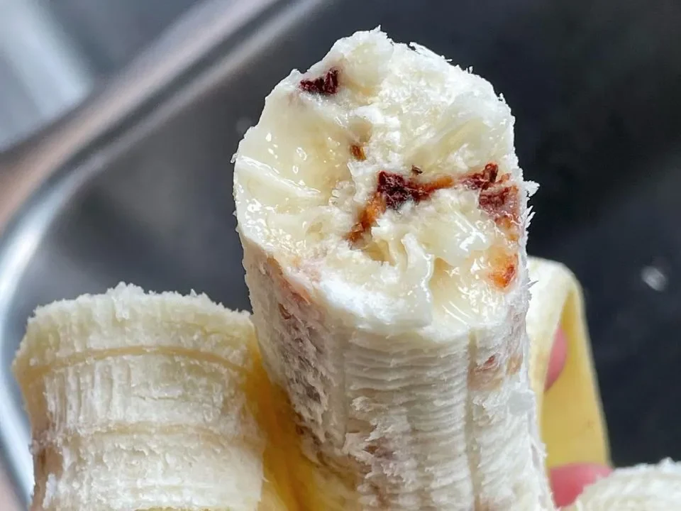 Nigrosporinis pelėsis banane