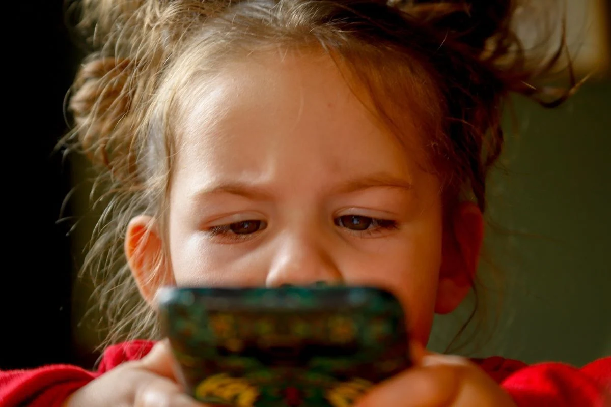 Vaikai ir išmanieji telefonai