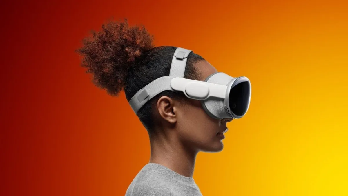 "Apple" pardavė apie 180 000 „Vision Pro“ akinių