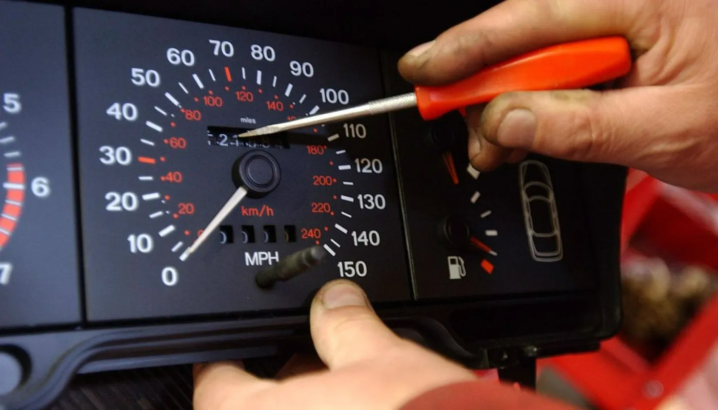 Automobilio ridos klastojimas