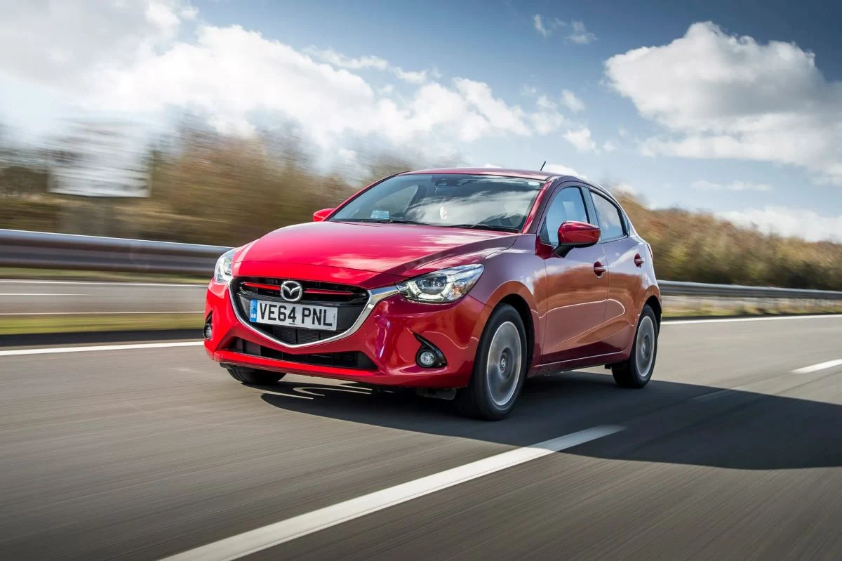 Mazda 2 automobilis