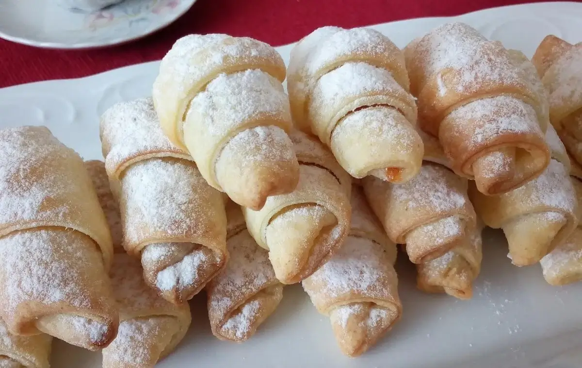 Skanios bandelės prie arbatos