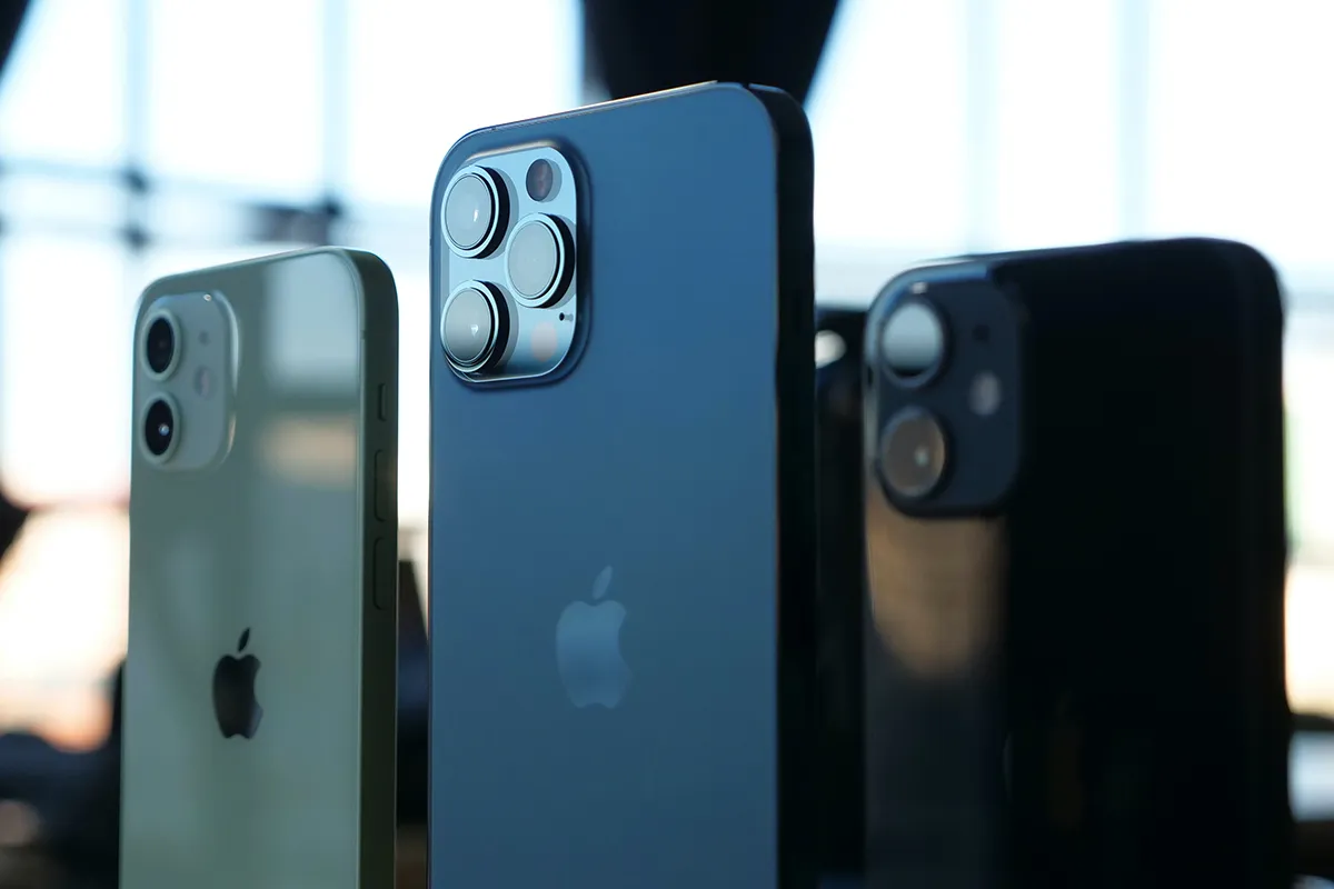 IPhone telefonas su titano rėmu