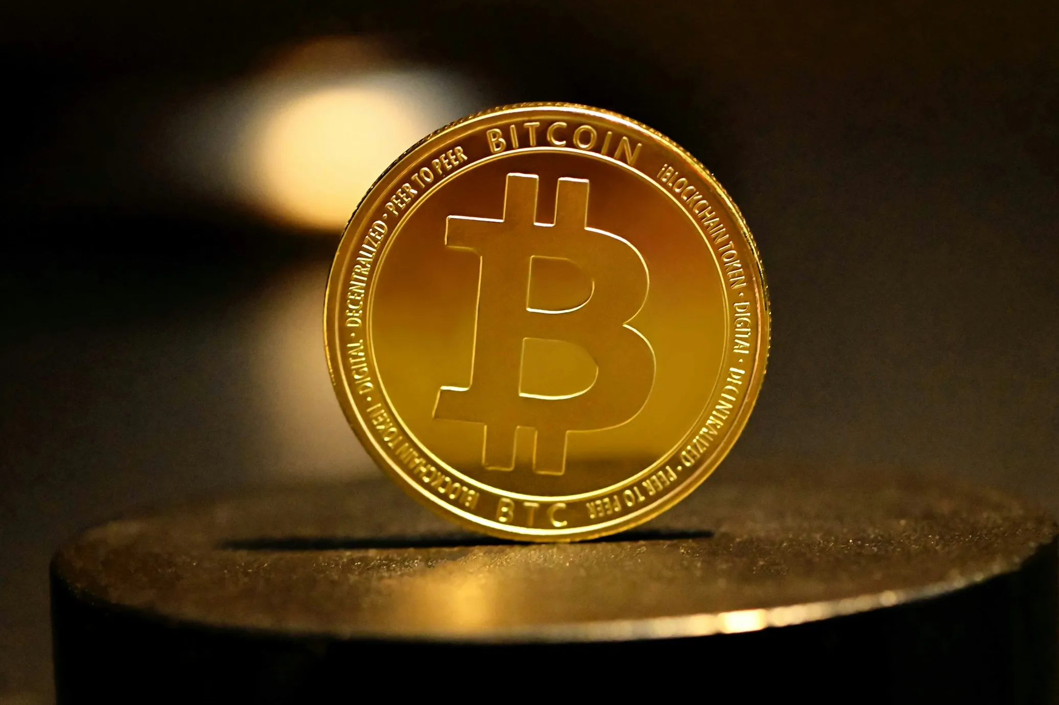 Bitcoin vertė auga kaip ant mielių