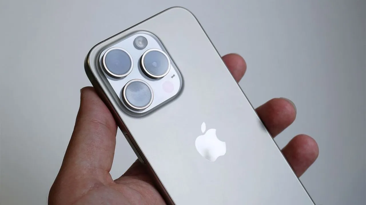 ES skyrė baudą "Apple"