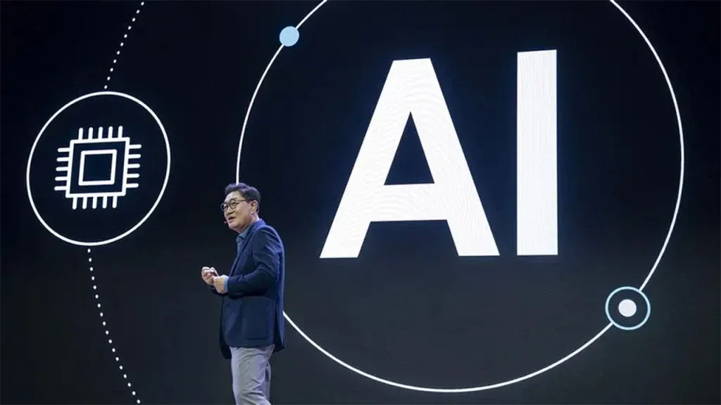 Galaxy AI gali atsirasti ir S22 telefonuose