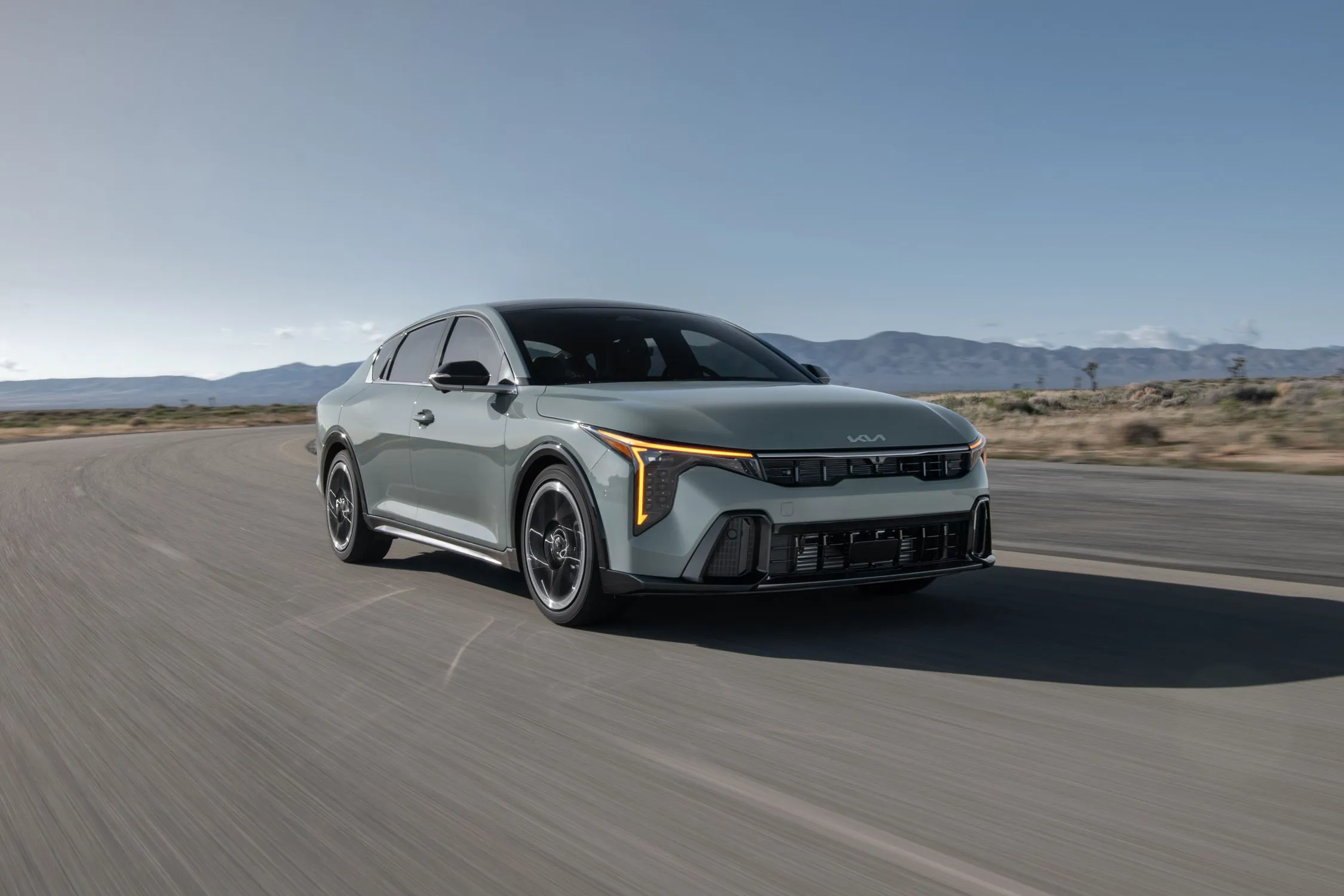 Kia K4 sedanas