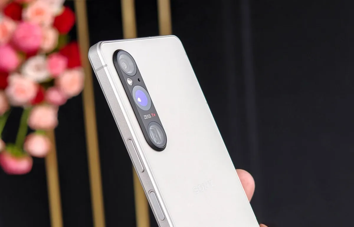 Šiais metais Sony pristatys 3 telefonus