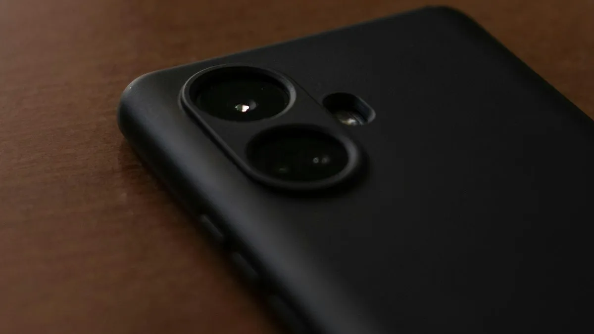 Telefonas dedamas ekranu žemyn