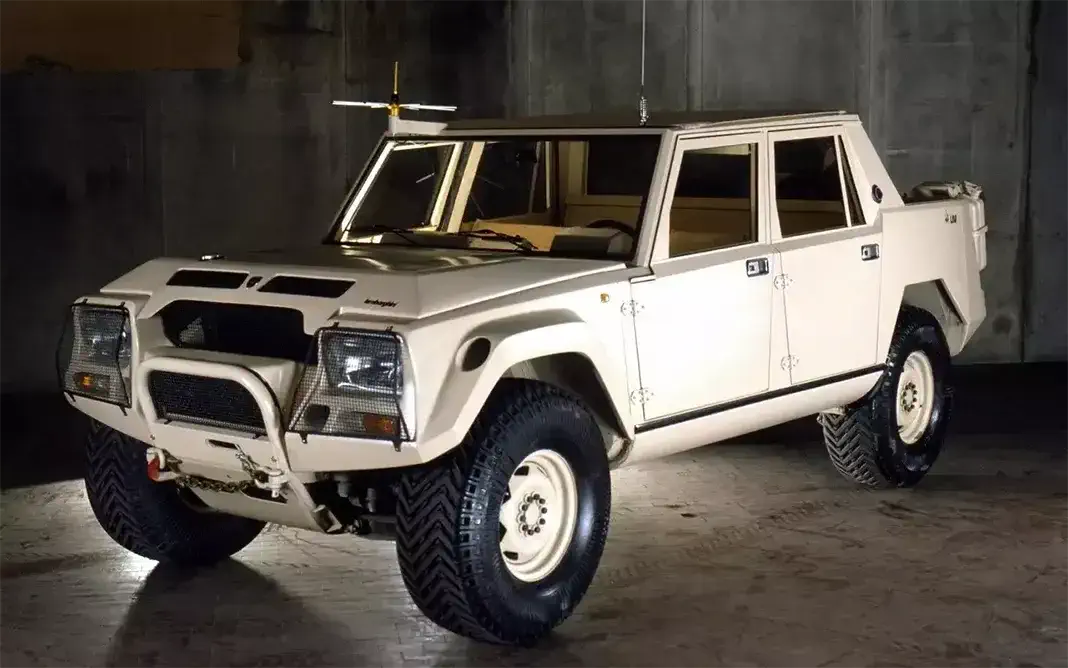 Lamborghini LM002