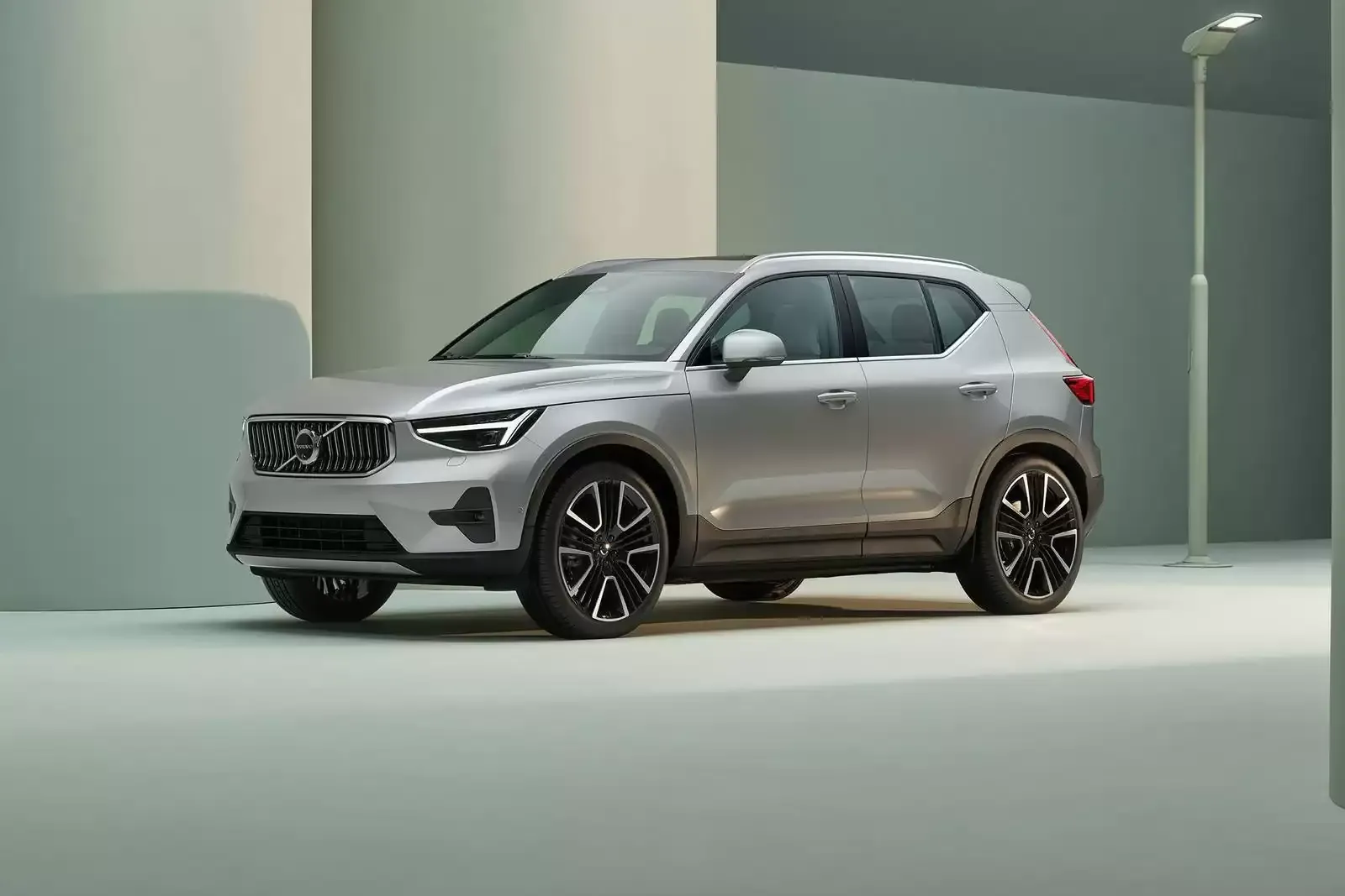Volvo XC40 automobilis