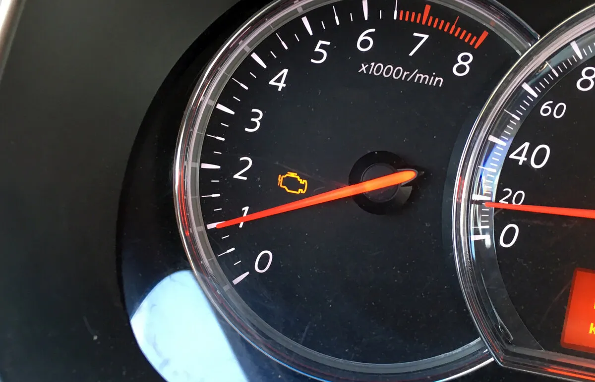 Check Engine lemputė