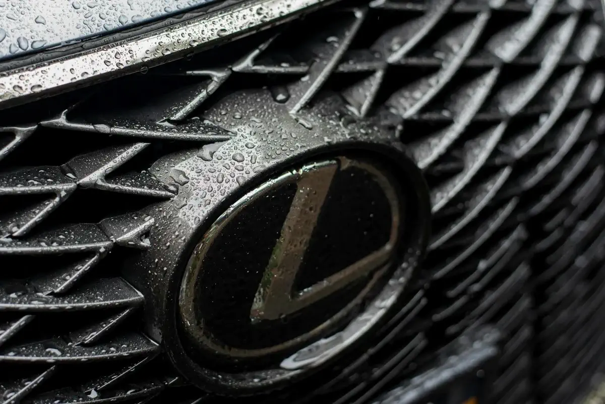 Į patikimiausių markių dešimtuką pateko japoniški automobiliai