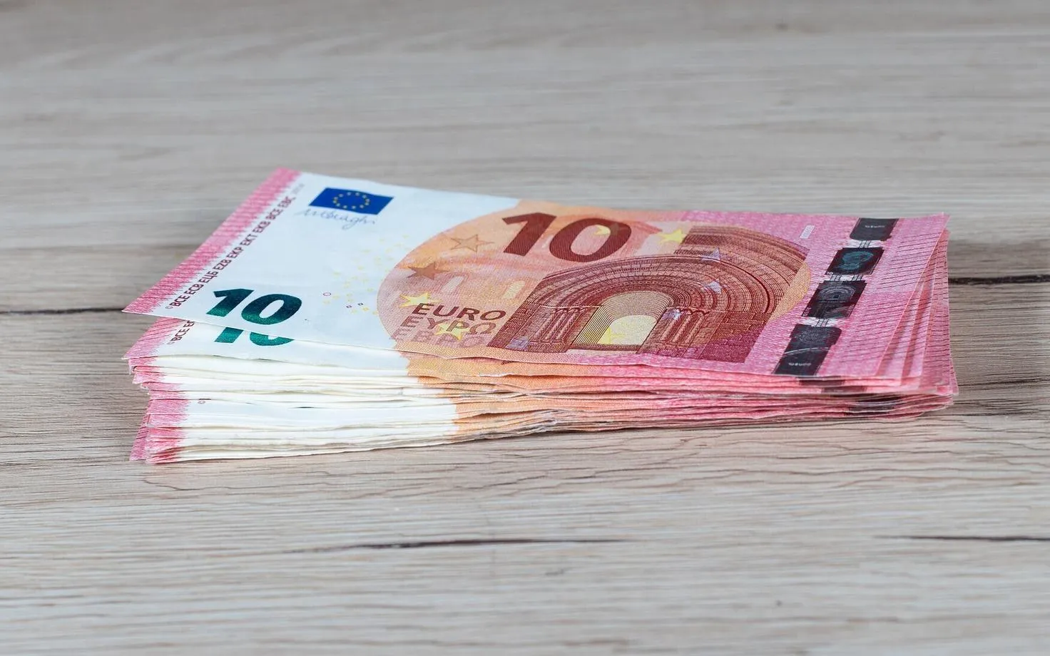 Jei pavaduojate kolegą - jums priklauso didesnis atlyginimas