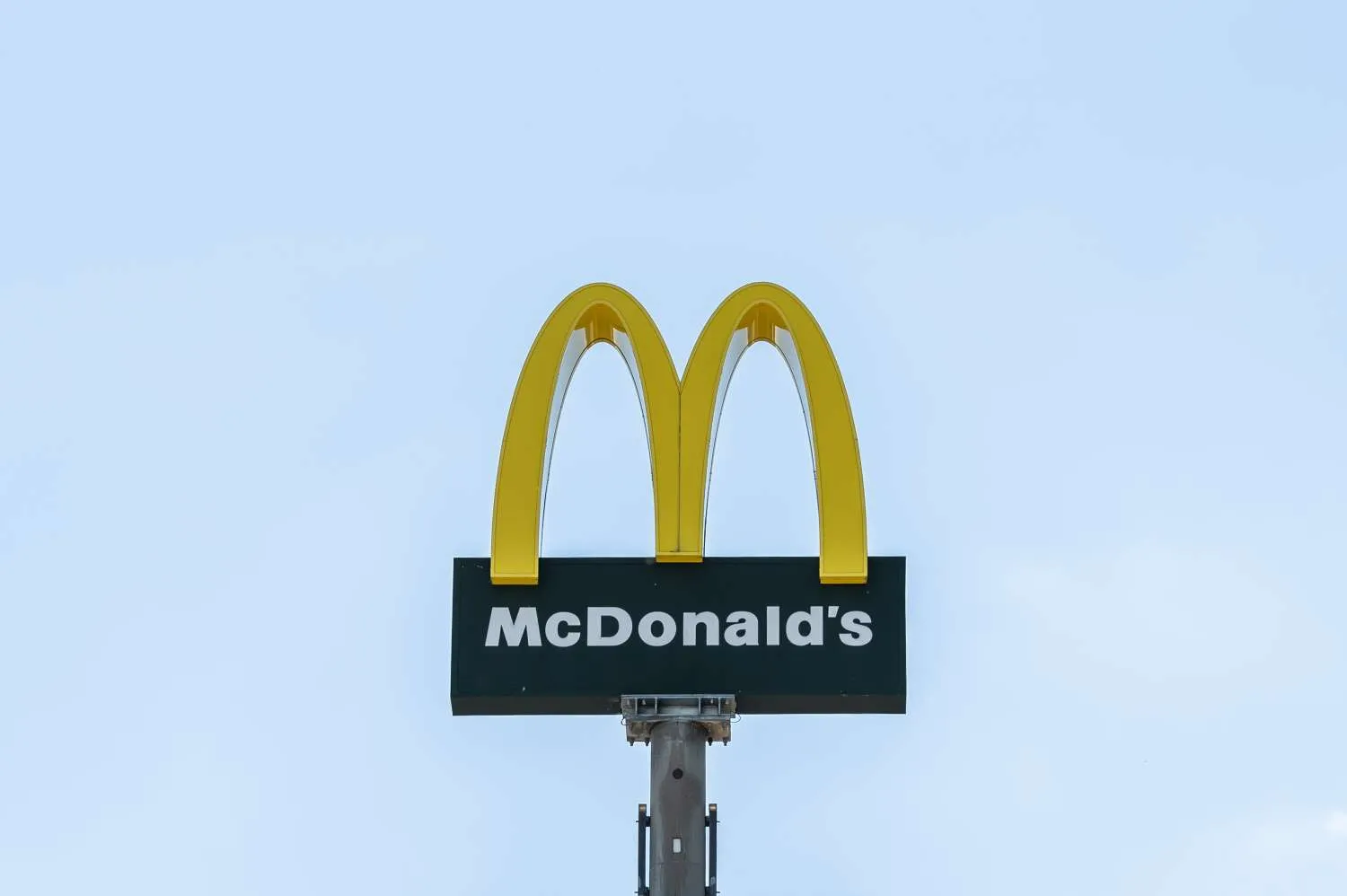 McDonald's pardavimai sumažėjo