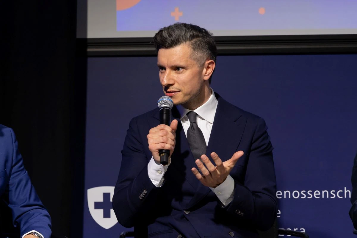 2. Kauno klinikų direktorius visuomenės sveikatai, mokslui ir studijoms prof. Tomas Lapinskas