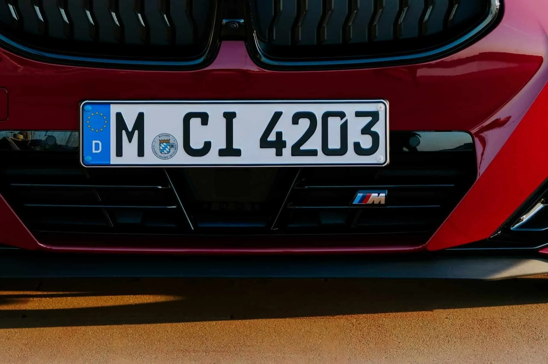 BMW M paketo ženklo vieta