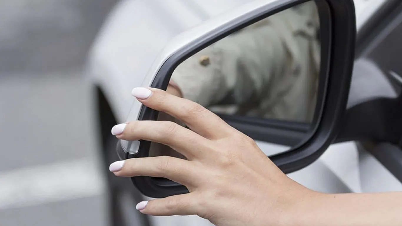 Kaip sureguliuoti automobilio veidrodėlius