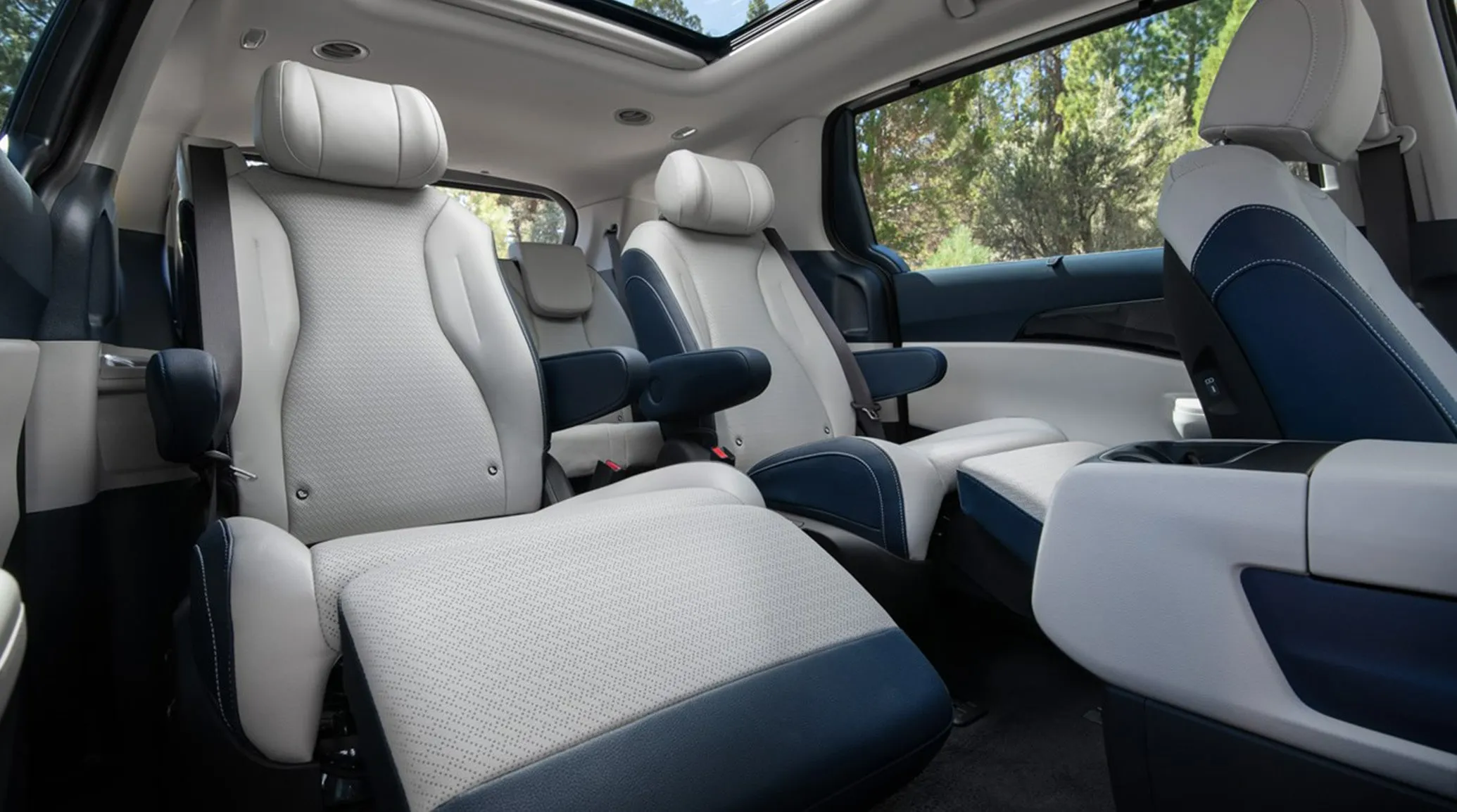 Kia Carnival vidus