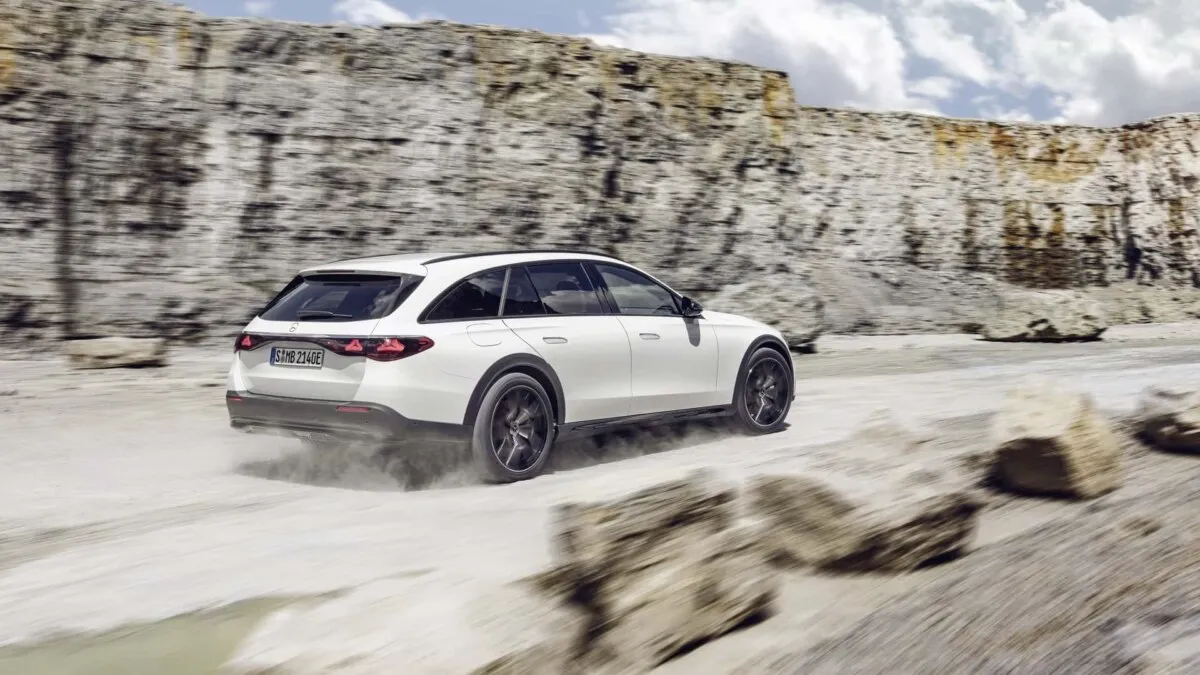 Mercedes-Benz E450 All-Terrain 2