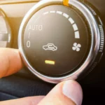 Recirkuliacijos mygtukas automobilyje