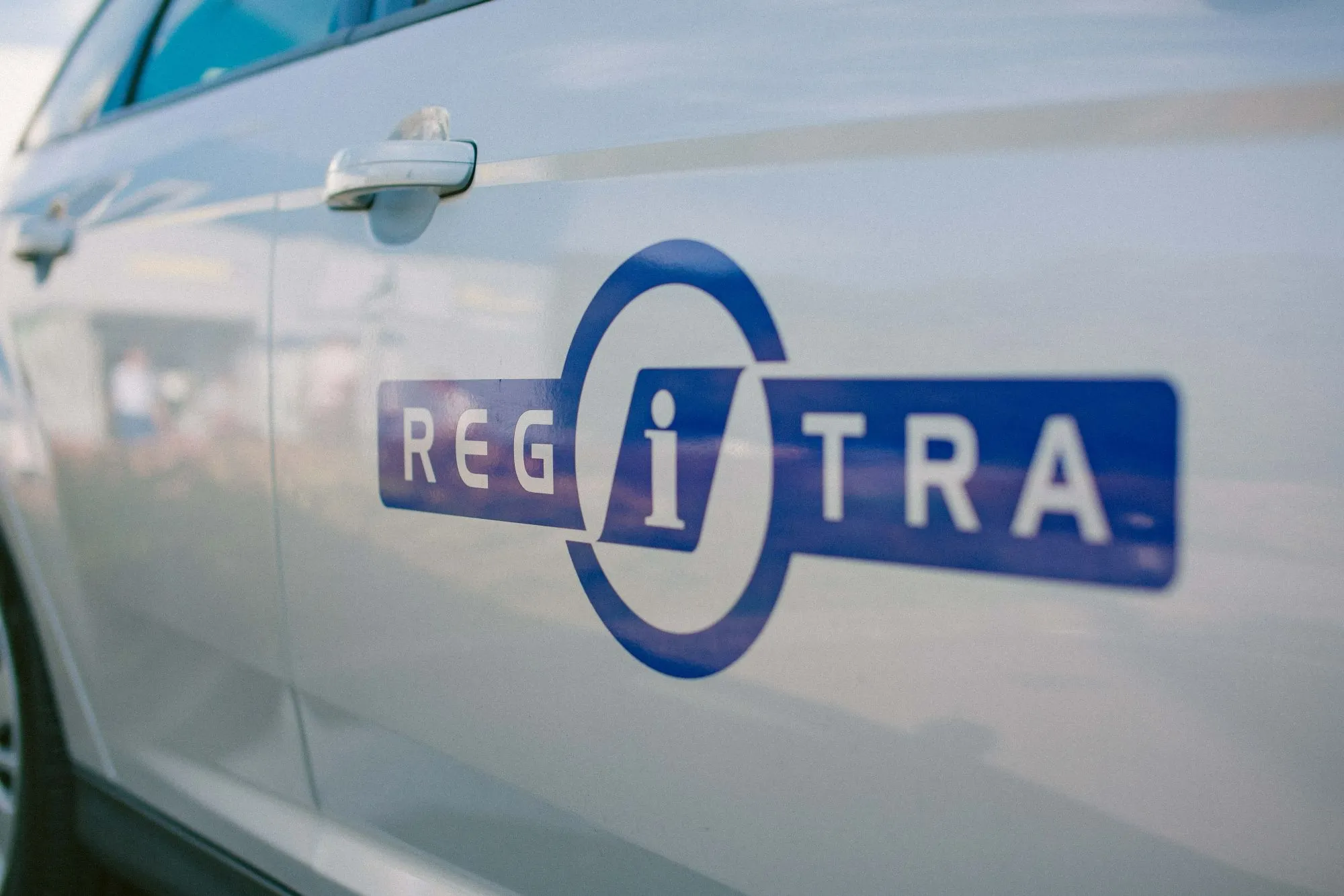 Regitros logotipas