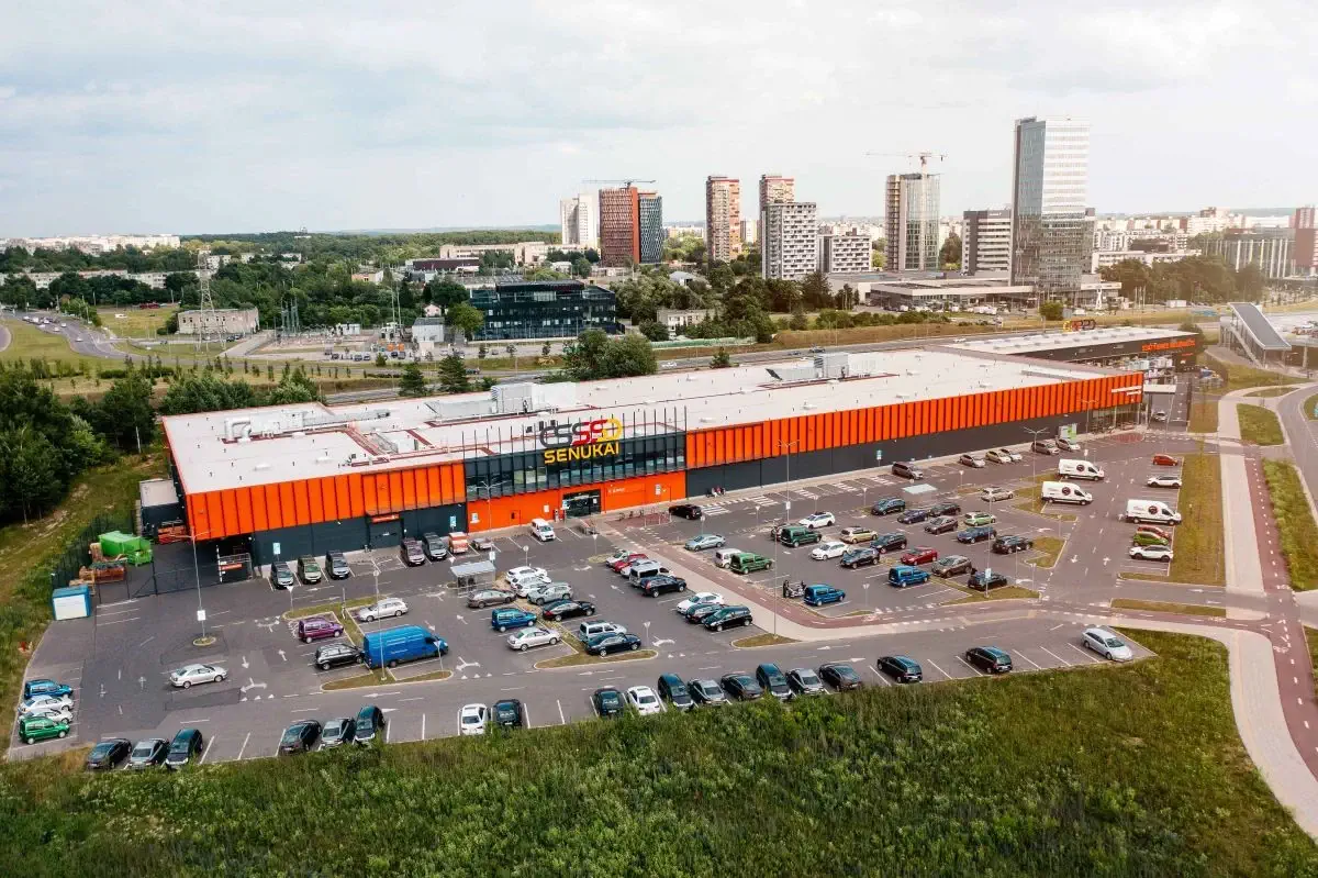 Senukų parduotuvė