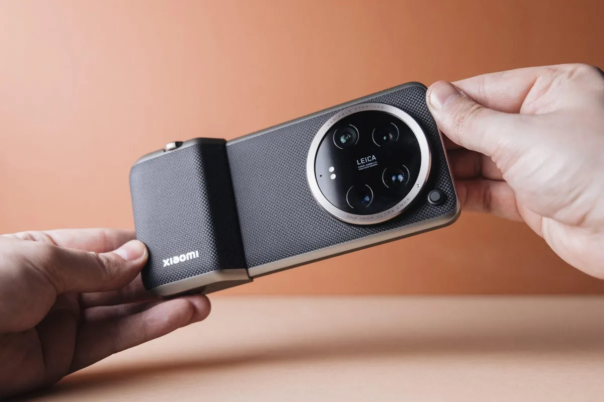 Xiaomi 14 Ultra HyperOS atnaujinimas