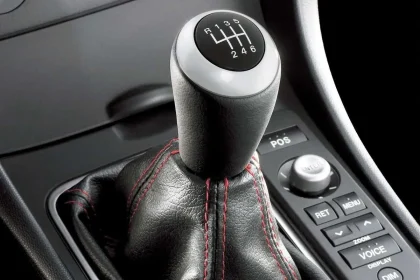 Automobilio pavarų perjungimas