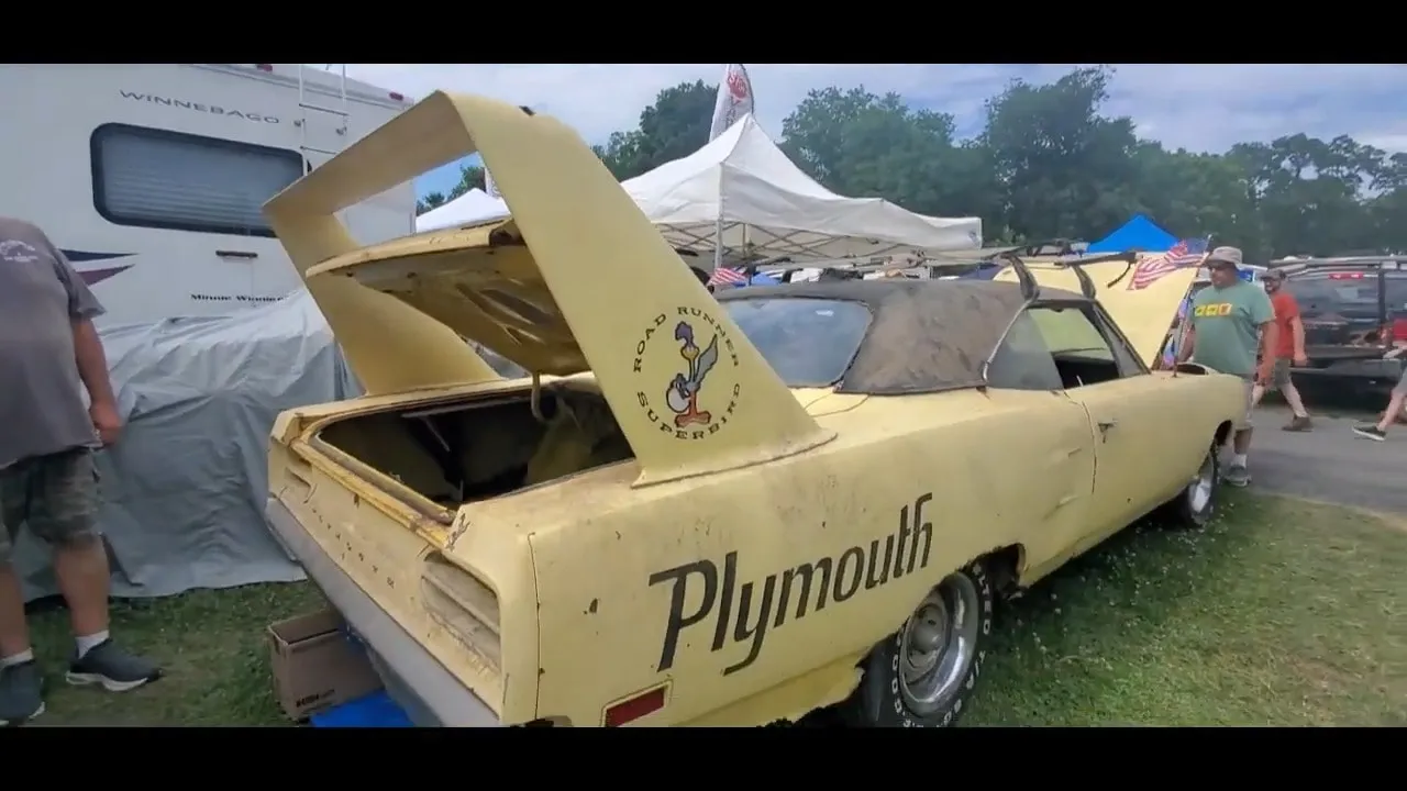 Plymouth Road Runner Superbird