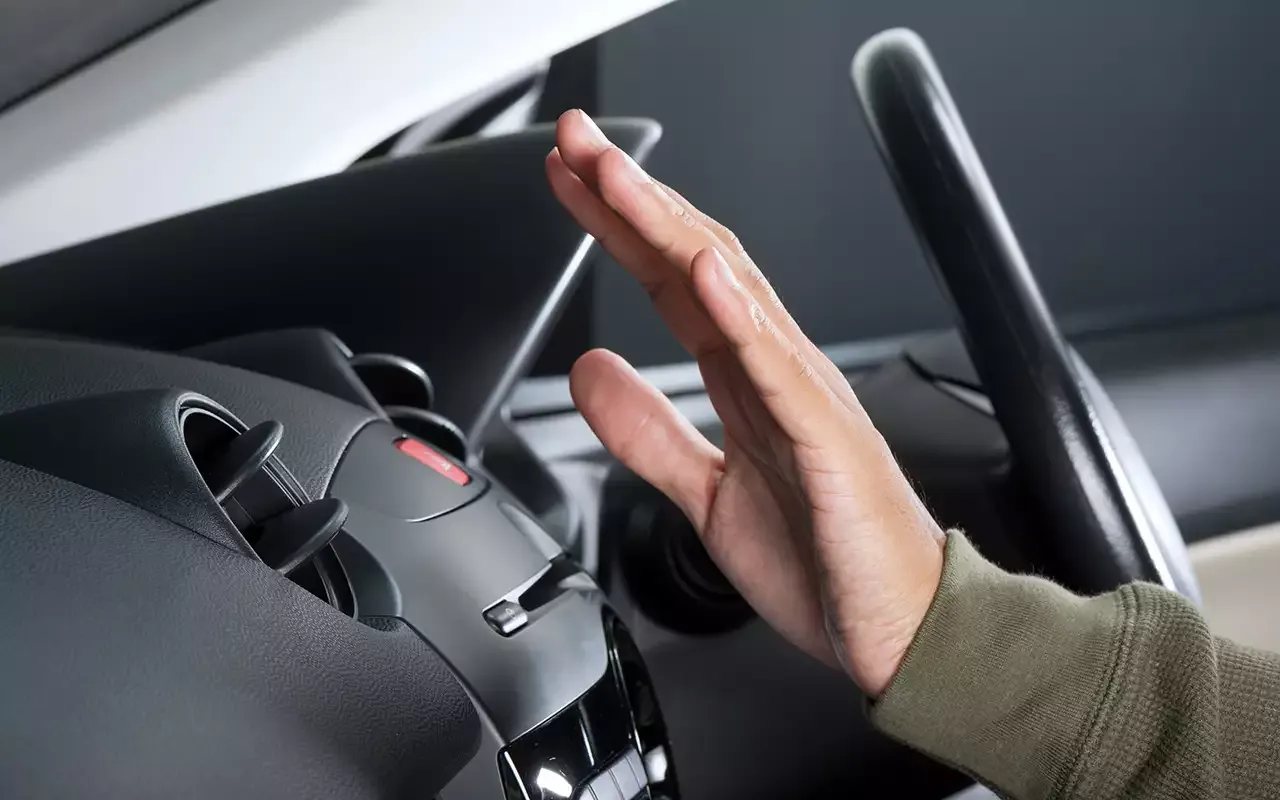 Šilto oro įjungimas automobilyje