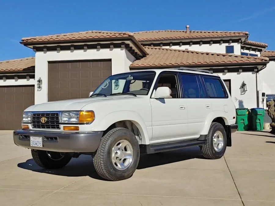 Toyota Land Cruiser 80 automobilis